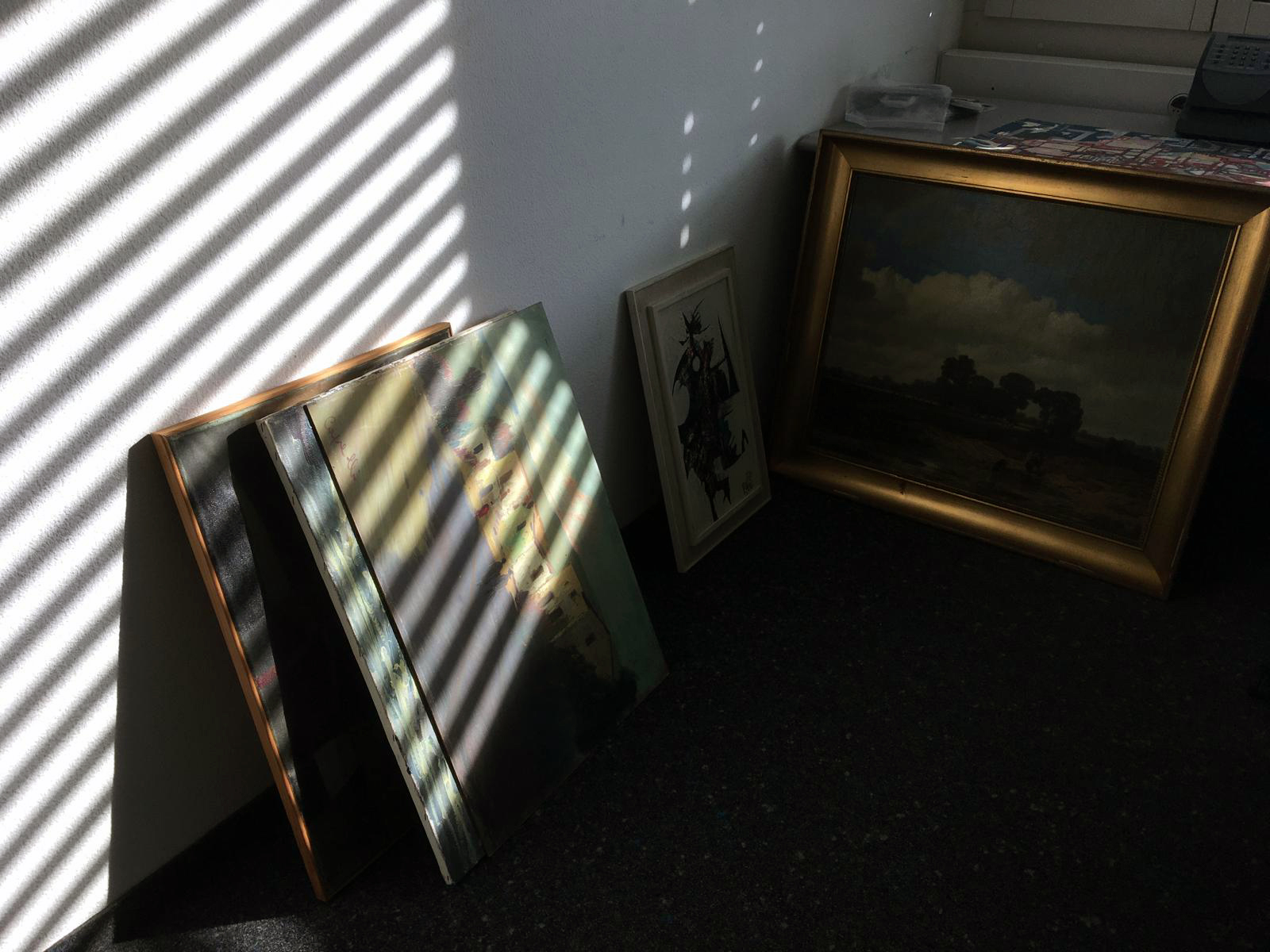 Direct sunlight should be avoided when storing works of art.