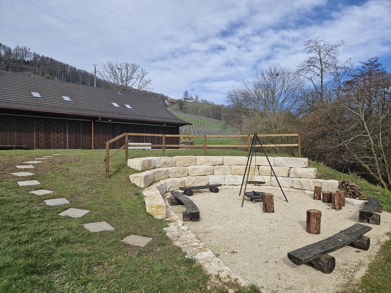 Pfadiheim «Im Bächli», 8260 Stein am Rhein SH - 10407 - Südansicht mit Feuerstelle